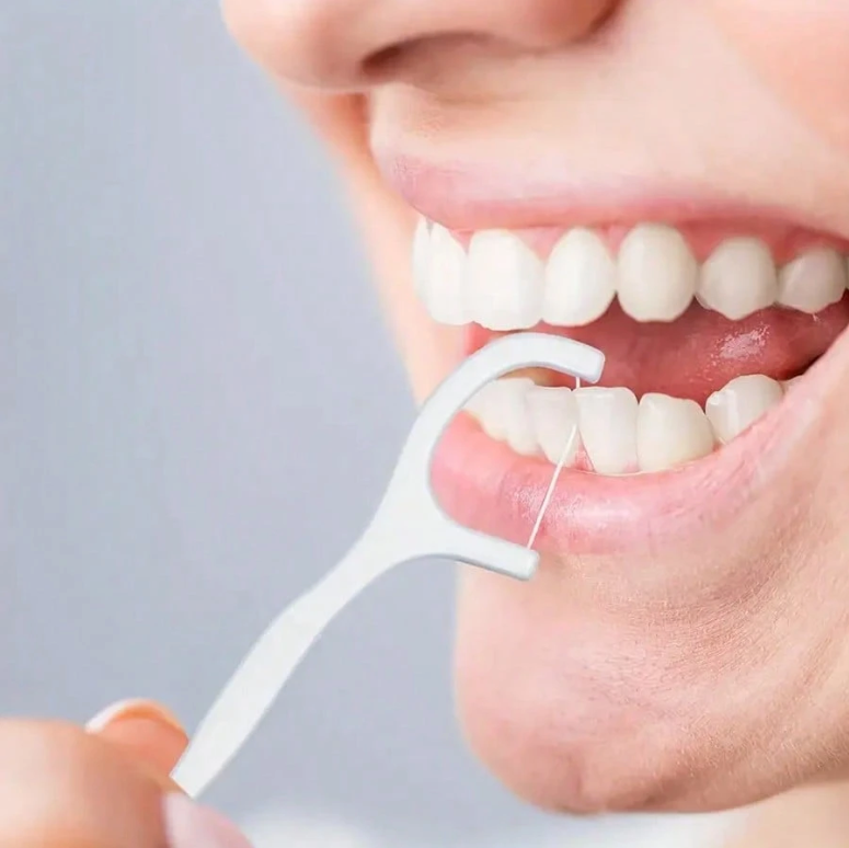 Double‑End Dental Floss Sticks – 50‑Pack of High Tension Lubricated Floss & Toothpick Combo