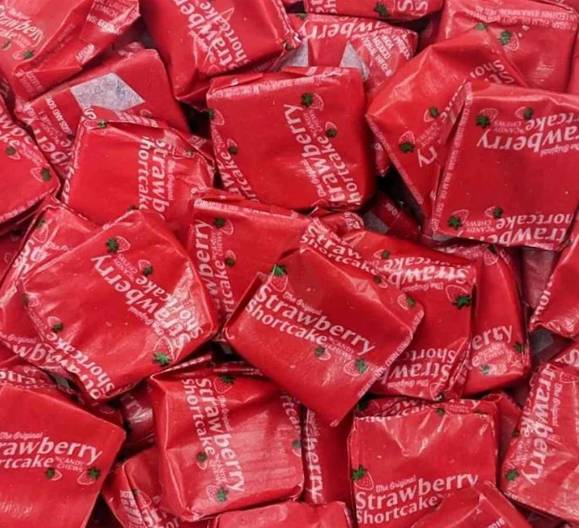 The Original Strawberry Shortcake Taffy Candy Chews – 26 Count Bag Individually Wrapped Chewy Candy