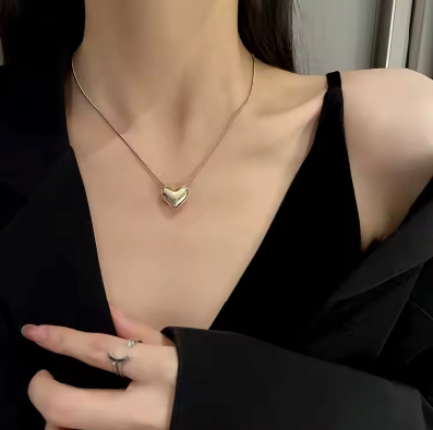 Minimalist Smooth Heart Pendant Necklace