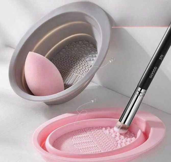 Makeup Powder Puff Cleaning Washing Bowl – Foldable Silicone Brush & Beauty Sponge Cleaner