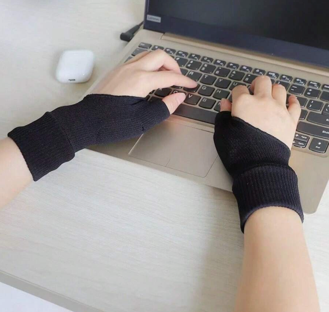 2-Pack Gel Pad Thumb Fingerless Compression Gloves for Joint Support