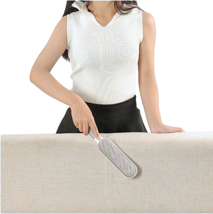 Manual Lint and Pet Hair Remover Brush – Reusable Fabric Shaver