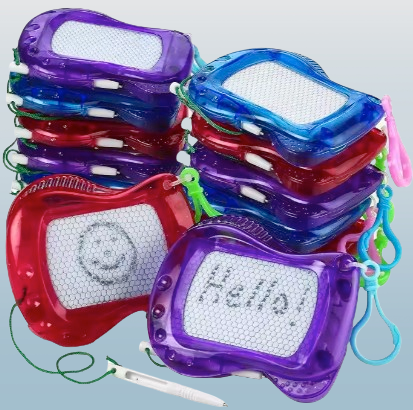 Mini Magnetic Drawing Board Keychain – Erasable Sketch Pad for Kids
