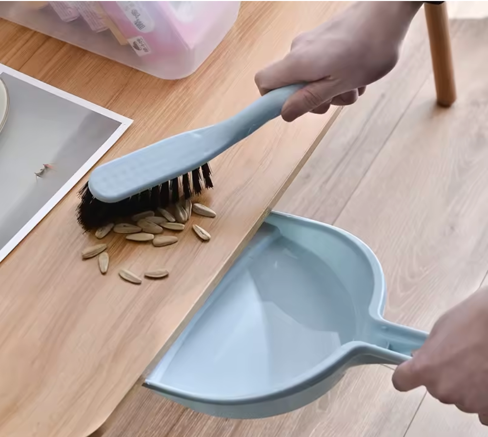 Compact Handheld Broom and Dustpan Set for Quick Cleaning
