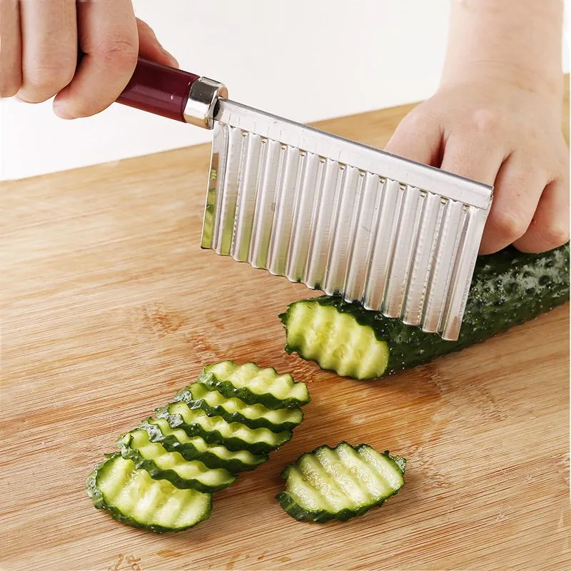 Stainless Steel Crinkle Cutter Potato Slicer – Wavy Vegetable Chopper with Handle