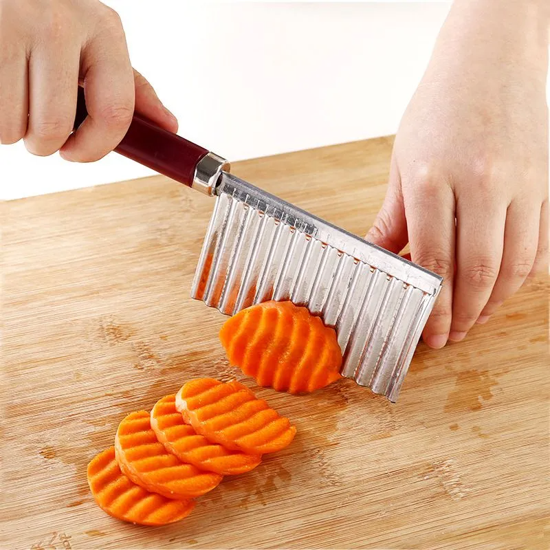 Stainless Steel Crinkle Cutter Potato Slicer – Wavy Vegetable Chopper with Handle